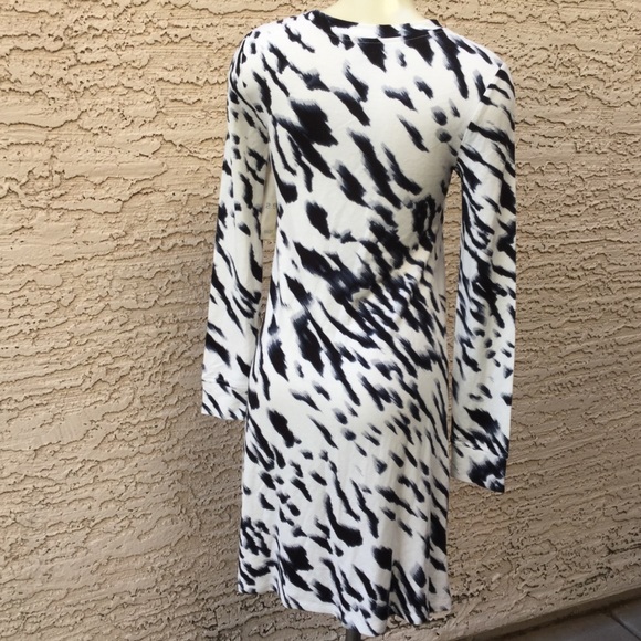 Kensie Animal Print Long Sleeve Dress - Picture 4 of 8